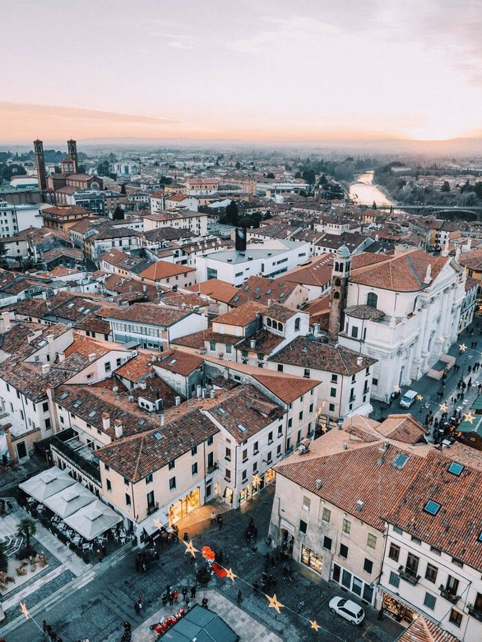 Bassano del Grappa vista dal fiume